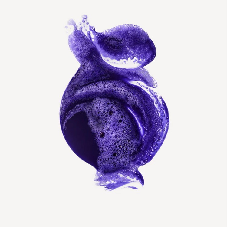 OLAPLEX No. 4P Blonde Enhancer Toning Shampoo - Regenerujący Szampon Tonizujący do Włosów Blond 250ml konsystencja.jpg