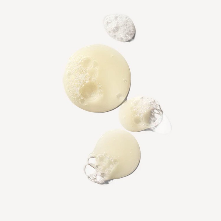 OLAPLEX No. 4 Bond Maintenance Shampoo - Szampon Odbudowujący do Wszystkich Rodzajów Włosów 250ml konsystencja 2.jpg