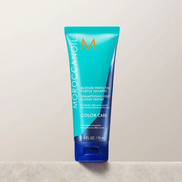 Moroccanoil Blonde Perfecting Purple Shampoo - Szampon do Blondów Neutralizujący Żółte Odcienie 70 ml.jpg