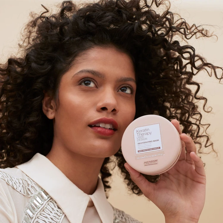 Alfaparf Lisse Design Keratin Therapy Rehydrating Mask - Nawilżająca Maska po Keratynowym Prostowaniu 200ml model.jpg